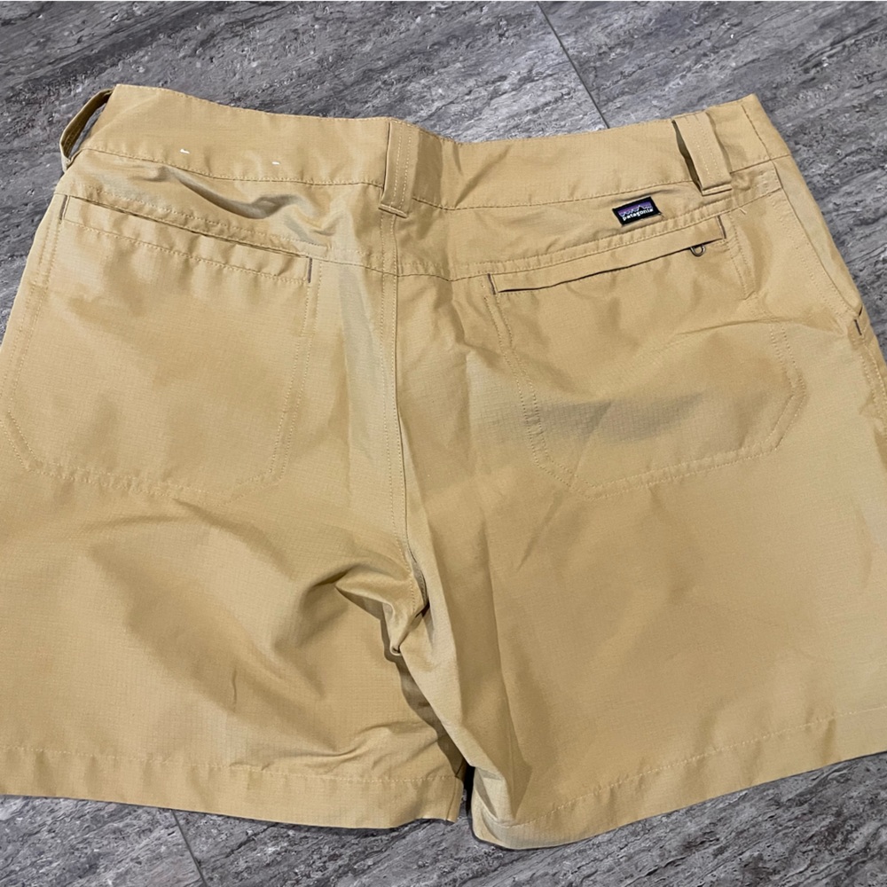 Patagonia tan shorts size 10